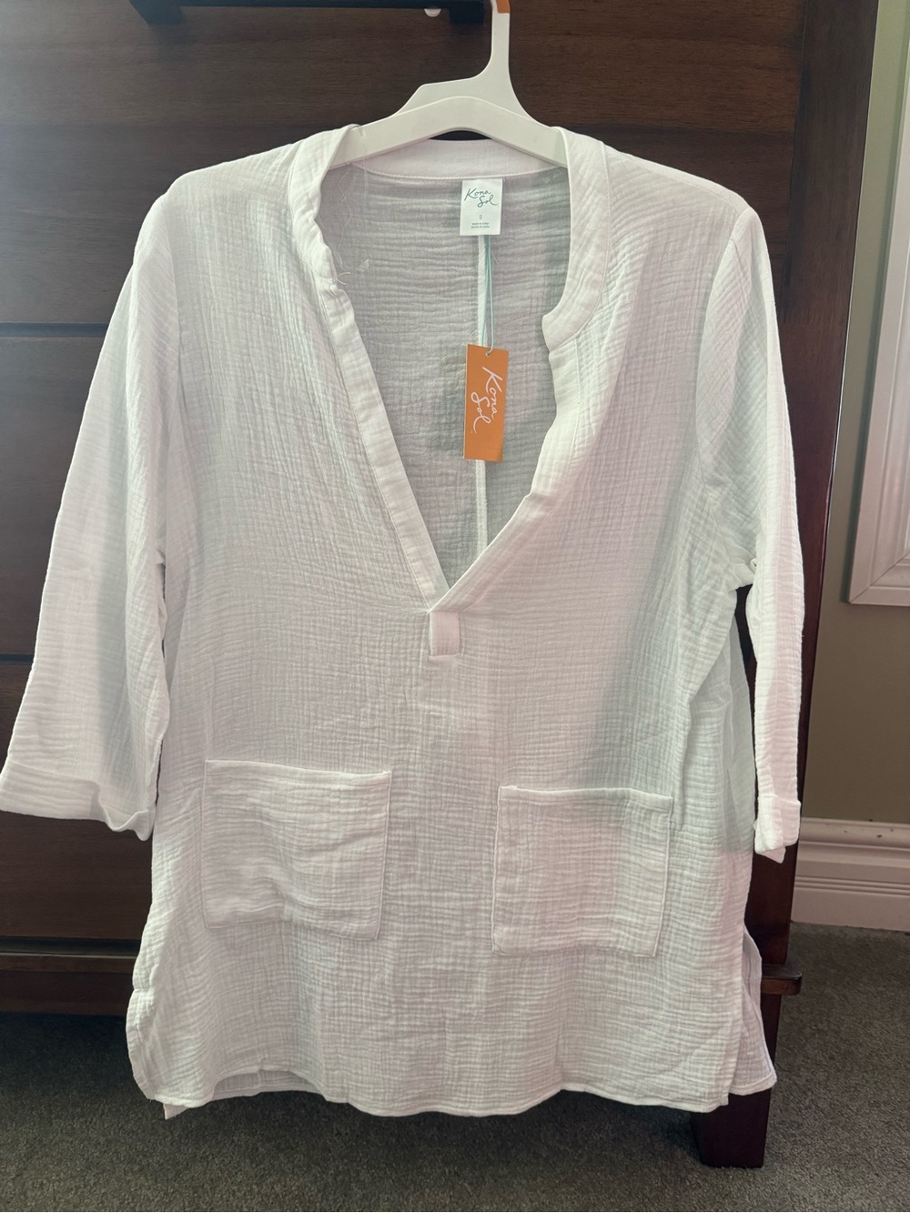 Kona Sol White Gauze Tunic Top with Front Pockets